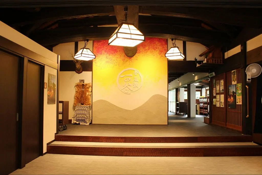 豊田市・香嵐渓にある一の谷の和モダンな館内。少人数の結婚式や会食にぴったりな落ち着いた空間